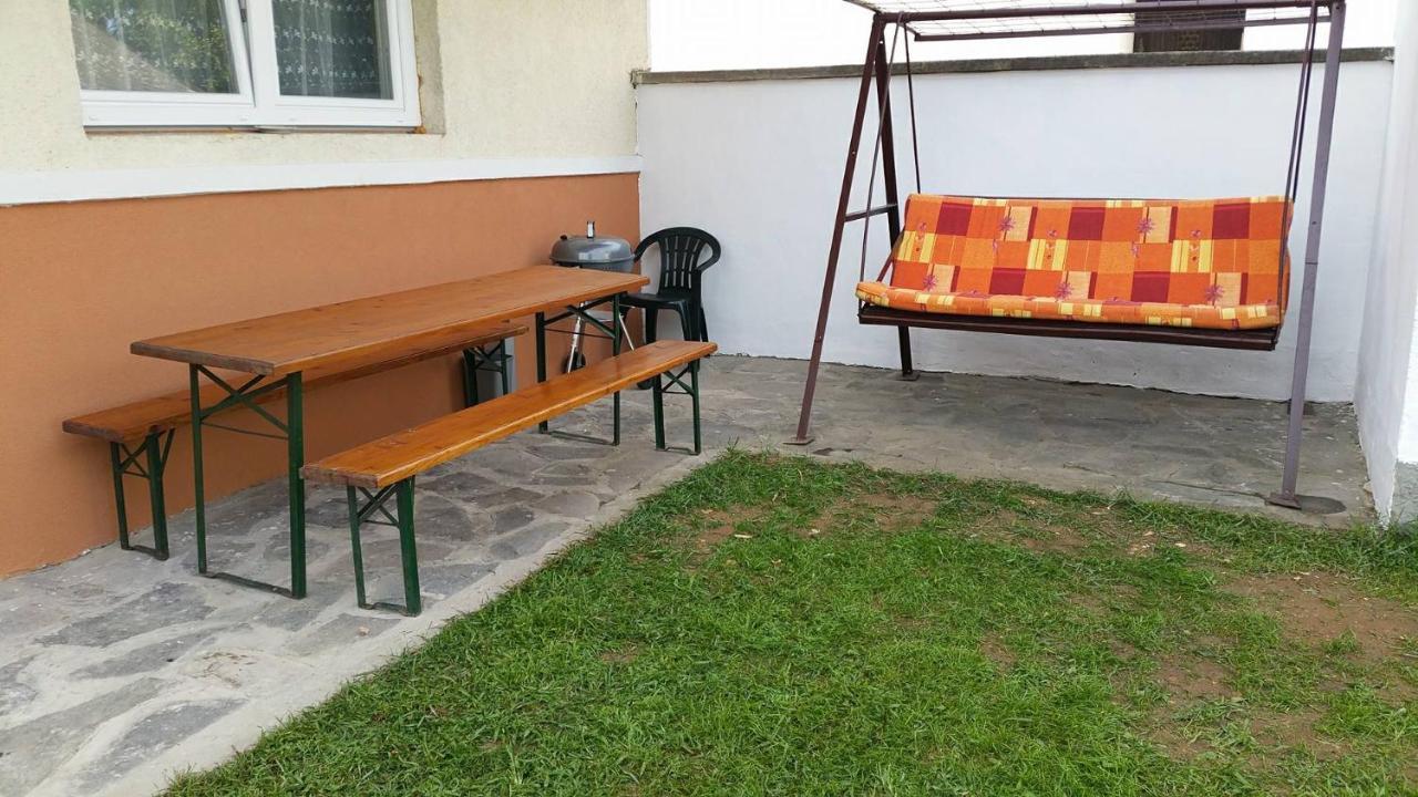 Elza Vendeghaz Apartment Sarospatak Bagian luar foto