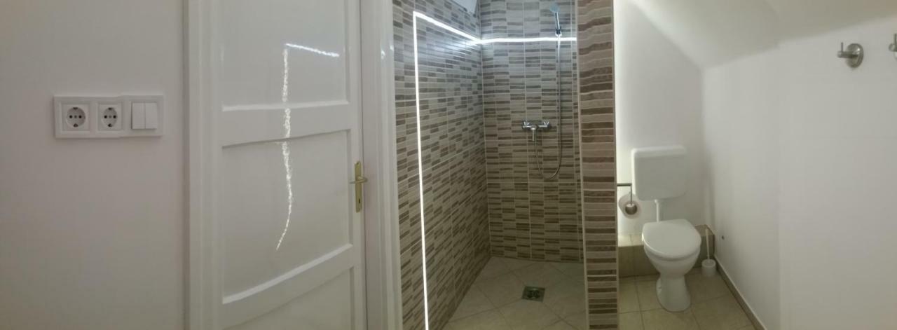 Elza Vendeghaz Apartment Sarospatak Bagian luar foto
