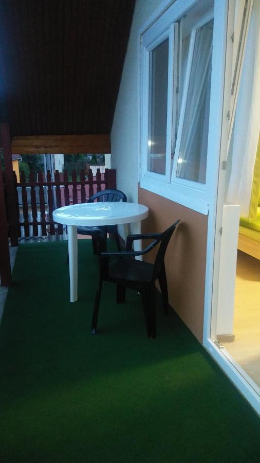 Elza Vendeghaz Apartment Sarospatak Bagian luar foto